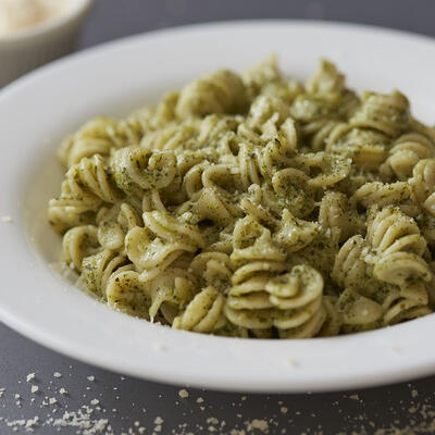 Fusilli with pesto and cream cheese