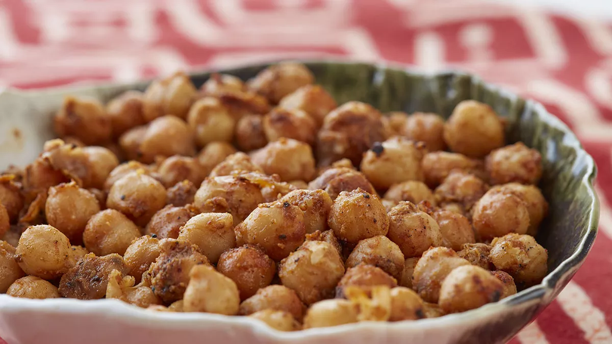 Baked chickpeas snack