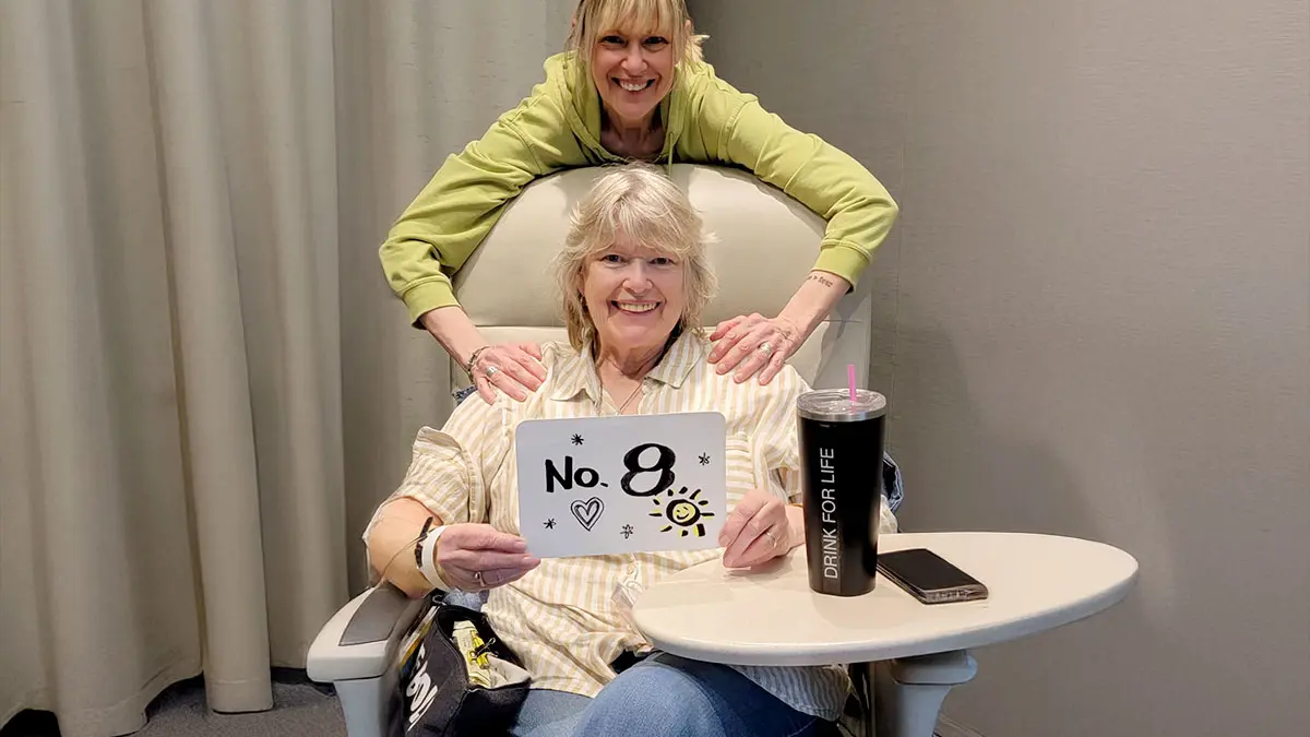 Maureen Sideris is seen smiling with her sister Marion. 
