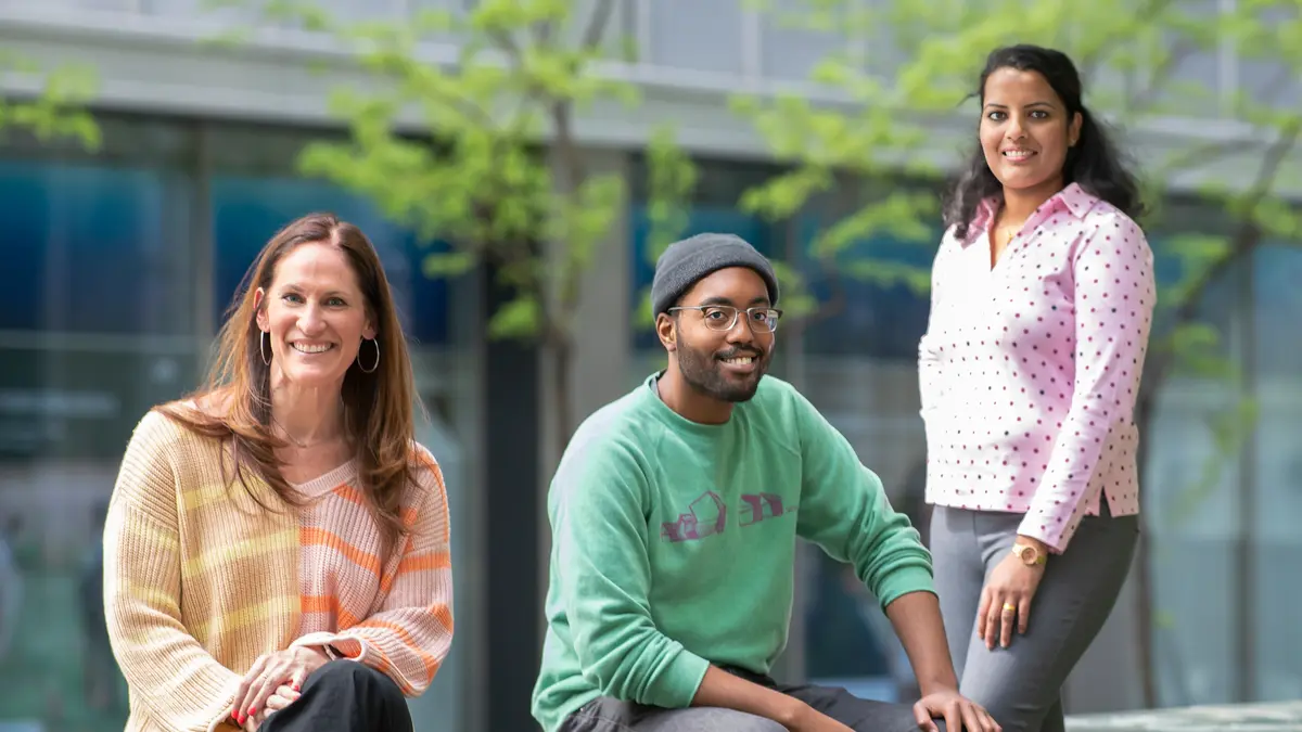 Three people who were successfully treated for rectal cancer in a clinical trial at Memorial Sloan Kettering join the trial’s two principal investigators. 